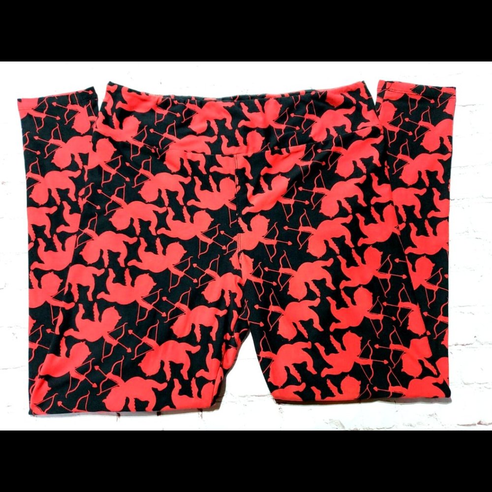 LuLaRoe TC Leggings Valentines Day Cupid Cherub Red On Black Print - Small Flaw